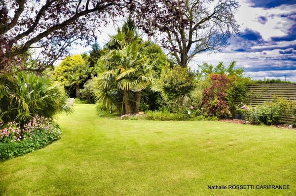 Maison à vendre 6 pièces LA GREVE SUR MIGNON (17)Maison de charme avec jardin paysagé et dépendance – 133 m² habitables sur 947 m² de terrain