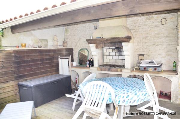 Maison à vendre 6 pièces LA GREVE SUR MIGNON (17)Maison de charme avec jardin paysagé et dépendance – 133 m² habitables sur 947 m² de terrain