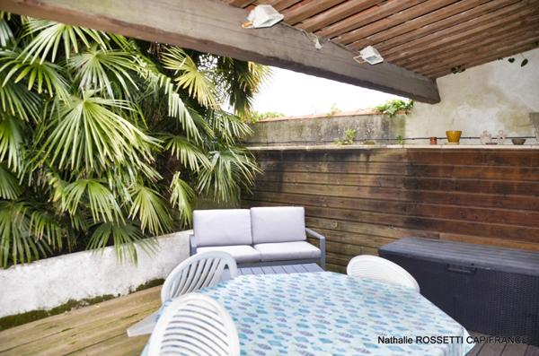 Maison à vendre 6 pièces LA GREVE SUR MIGNON (17)Maison de charme avec jardin paysagé et dépendance – 133 m² habitables sur 947 m² de terrain