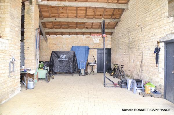 Maison à vendre 6 pièces LA GREVE SUR MIGNON (17)Maison de charme avec jardin paysagé et dépendance – 133 m² habitables sur 947 m² de terrain