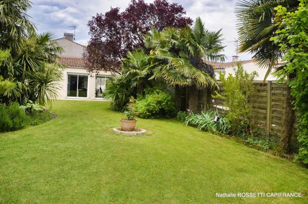 Maison à vendre 6 pièces LA GREVE SUR MIGNON (17)Maison de charme avec jardin paysagé et dépendance – 133 m² habitables sur 947 m² de terrain