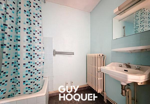 Immeuble 3 Appartements à rénover avec garages et Grenier aménageable - 71260 AZÉ