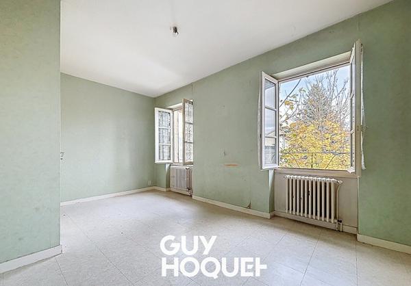 Immeuble 3 Appartements à rénover avec garages et Grenier aménageable - 71260 AZÉ