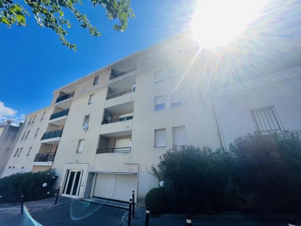 À Vendre – Appartement T2 de 55 m² en Dernier Étage avec Terrasse