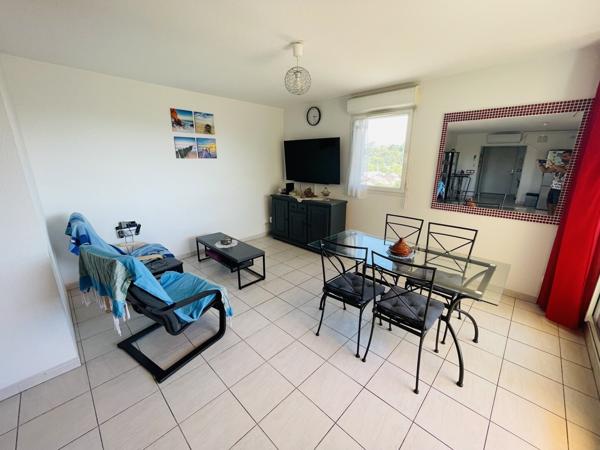 À Vendre – Appartement T2 de 55 m² en Dernier Étage avec Terrasse