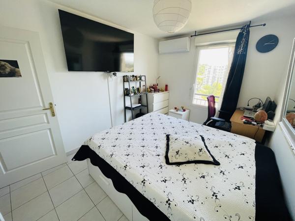 À Vendre – Appartement T2 de 55 m² en Dernier Étage avec Terrasse