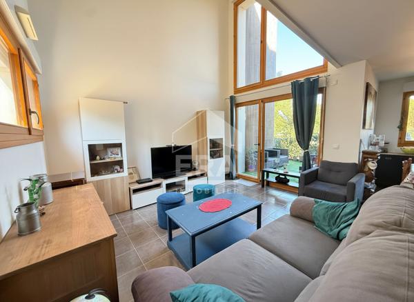 A vendre : Beau duplex 3 pièces à Herblay Sur Seine avec terrasse sans vis-à-vis  et 2 places de parking