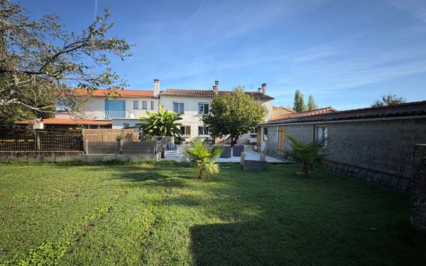 Maison à vendre    5 pièces • 142 m2 Aiffres