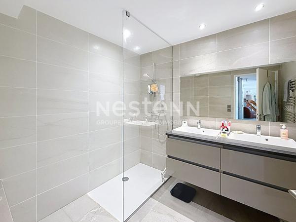 Grand Appartement d'exception T4 pièces 3 chambres avec Grande terrasse dans une petite copropriété Secteur Eglise - 69500 BRON