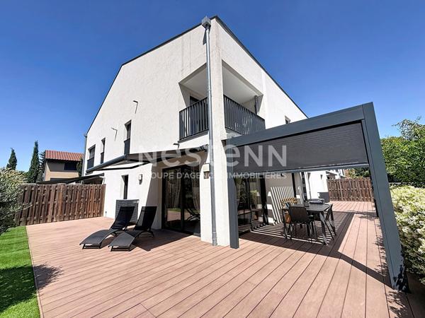 Grand Appartement d'exception T4 pièces 3 chambres avec Grande terrasse dans une petite copropriété Secteur Eglise - 69500 BRON