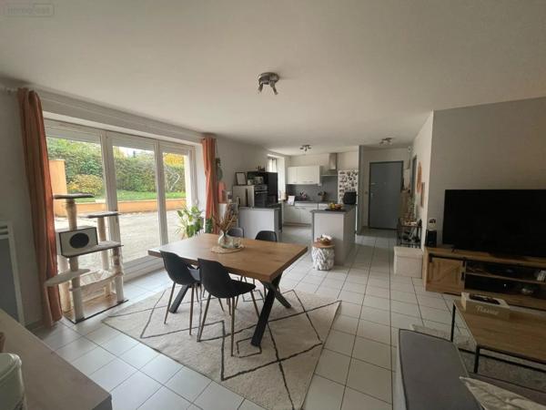 Location - Appartement Buellas 01310 4 pièces 84 m 2
