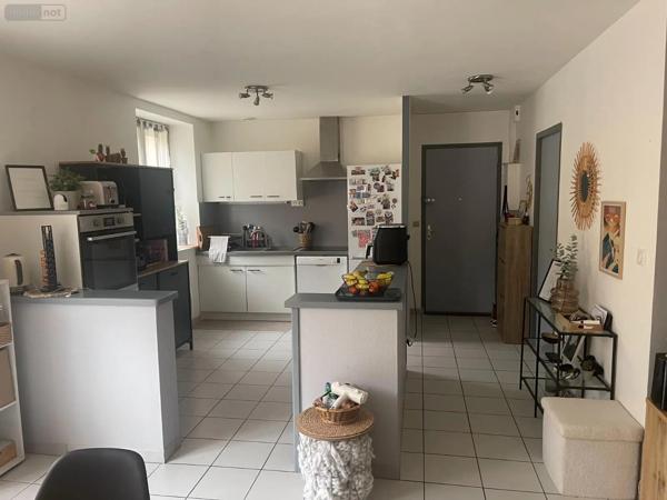 Location - Appartement Buellas 01310 4 pièces 84 m 2