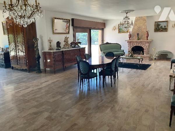 CAZERES, grande maison d'architecte 604m² sur jardin paysager de 7.440m²: prix : 698.000 € C.C.