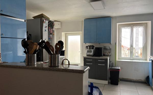 Maison à vendre    6 pièces •  Saint-Junien