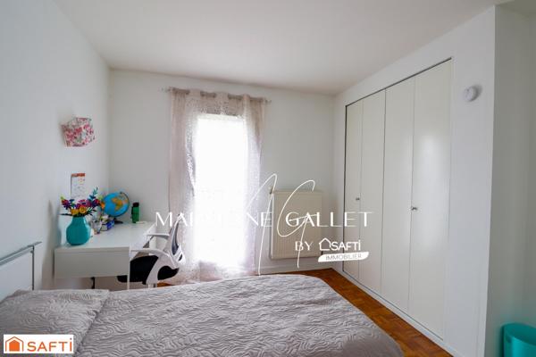 Proche centre ville, écoles, très bien entretenue!