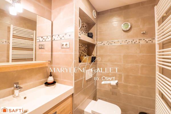 Proche centre ville, écoles, très bien entretenue!