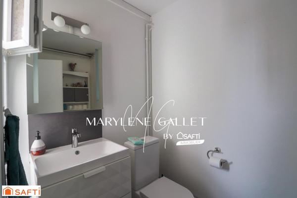 Proche centre ville, écoles, très bien entretenue!