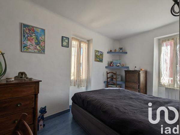 Maison de village 3 pièces de 50 m² à Peyruis (04310)