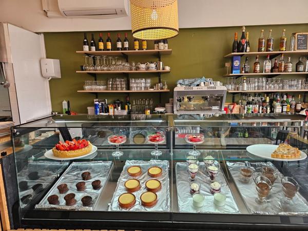 CHARMANT RESTAURANT DANS LE TRIANGLE D'OR