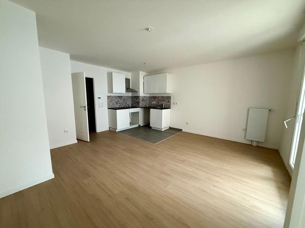 Appartement Saint Pierre Du Perray 2 pièce(s) 46.80 m2