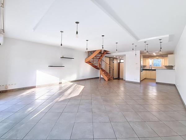 Grand T5 familial de 135 m² avec jardins, terrasses et double garage – Chambéry Bissy