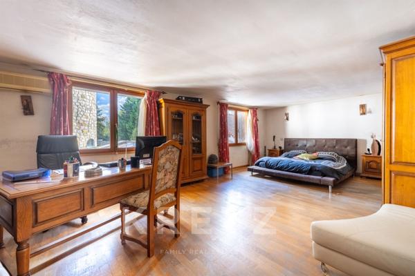 Demeure historique du Xème siècle