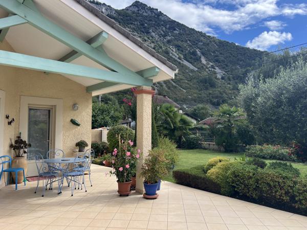 Tarascon-sur-Ariège (09400) EXCLUSIVITE - O TRAVAUX ! Tarascon sur Ariege - Maison 4 faces de 135 m2 - Plain pied - 3/4 chambres sur terr