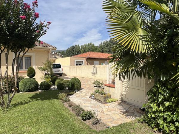 Tarascon-sur-Ariège (09400) EXCLUSIVITE - O TRAVAUX ! Tarascon sur Ariege - Maison 4 faces de 135 m2 - Plain pied - 3/4 chambres sur terr