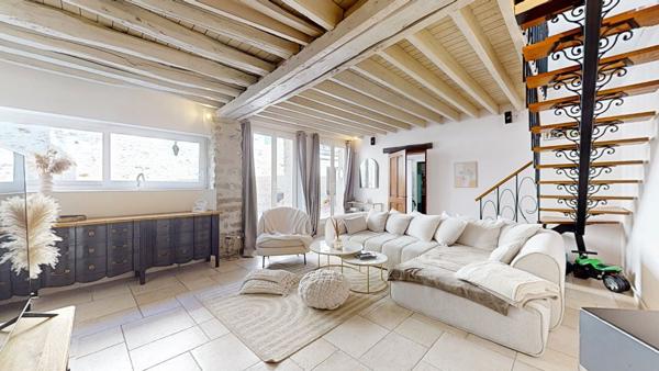 Belle maison 4 chambres, avec un bel espace extérieur dans un quartier calme à MANTES LA VILLE