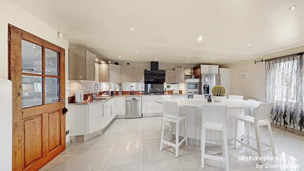 Belle maison 4 chambres, avec un bel espace extérieur dans un quartier calme à MANTES LA VILLE