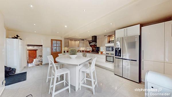 Belle maison 4 chambres, avec un bel espace extérieur dans un quartier calme à MANTES LA VILLE