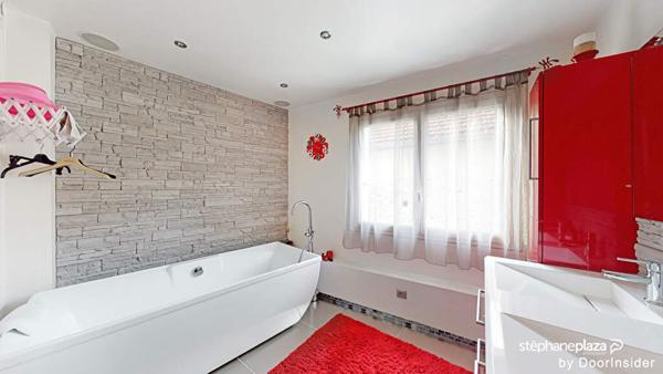 Belle maison 4 chambres, avec un bel espace extérieur dans un quartier calme à MANTES LA VILLE