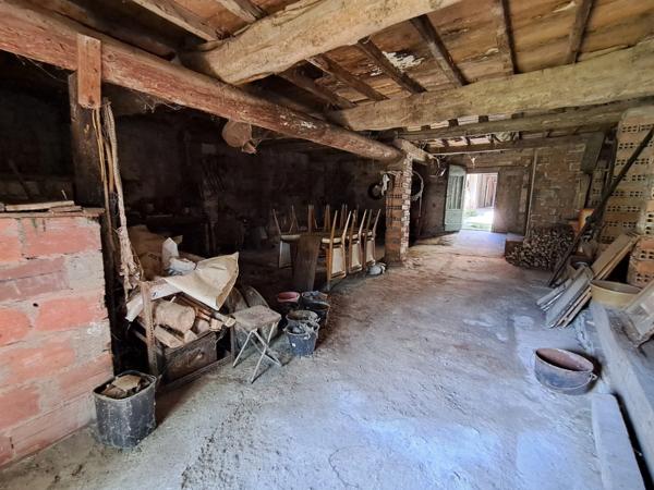 À Vendre : Maison de Ville à Rénover avec Grange et Jardin – Villasavary