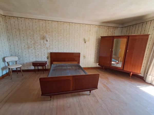 À Vendre : Maison de Ville à Rénover avec Grange et Jardin – Villasavary