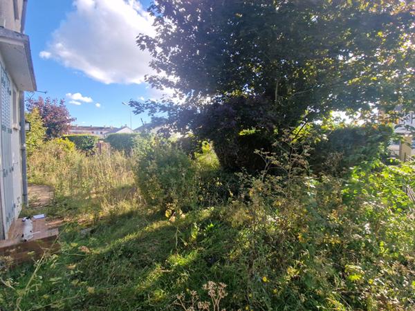 OFF MARKET, Maison Varennes-Vauzelles 4 pièce(s) 64 m2, proche collège, commerces