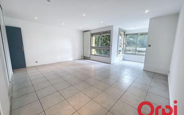 Appartement à vendre    4 pièces • 75,53 m2 Marseille 11