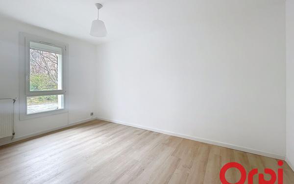 Appartement à vendre    4 pièces • 75,53 m2 Marseille 11