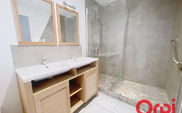 Appartement à vendre    4 pièces • 75,53 m2 Marseille 11
