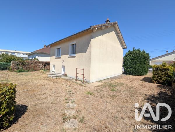 Maison à vendre 4 pièces 75 m² Lussac-les-Châteaux