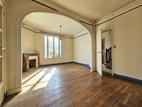 Villecresnes (94440) Maison à rénover en plein centre-ville !