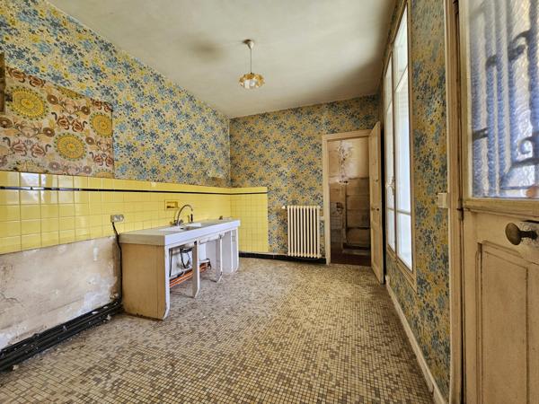 Villecresnes (94440) Maison à rénover en plein centre-ville !