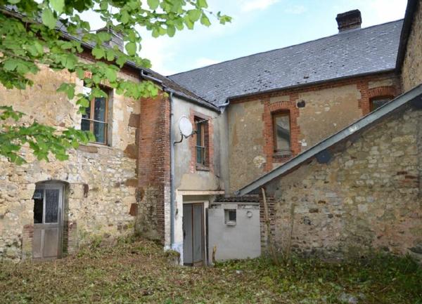 Maison à vendre    6 pièces •  Moulins-la-Marche