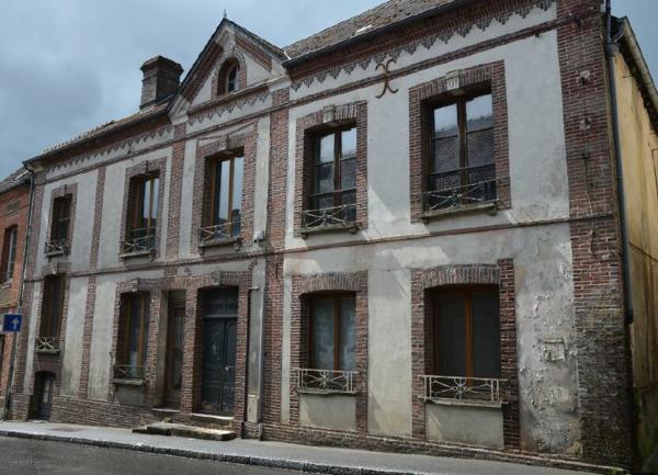 Maison à vendre    6 pièces •  Moulins-la-Marche