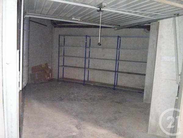Parking à vendre  16,80 m 2   FREJUS  - 83
