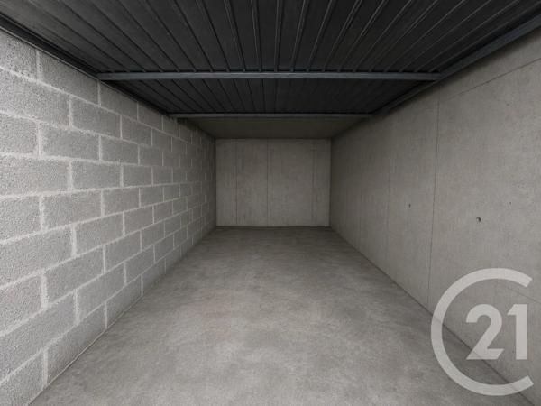 Parking à vendre  16,80 m 2   FREJUS  - 83