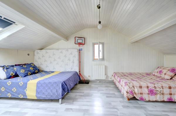 FEYZIN – MAISON 130 M² – 4 CHAMBRES – DEUX ESPACES DE VIE – TERRAIN DE 700 M²
