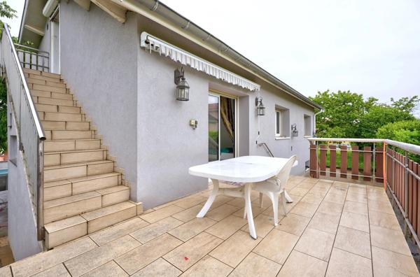 FEYZIN – MAISON 130 M² – 4 CHAMBRES – DEUX ESPACES DE VIE – TERRAIN DE 700 M²