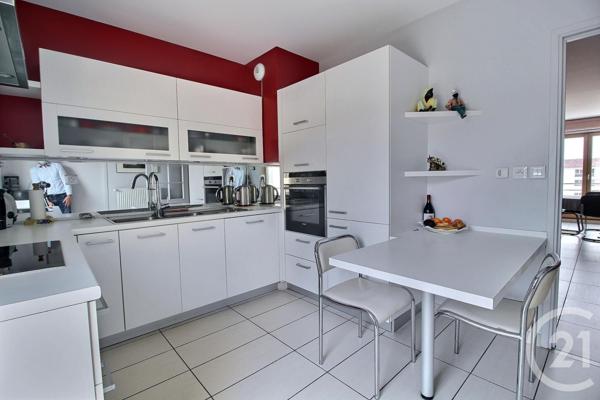 Appartement à vendre  4 pièces - 111,24 m2 DAGNEUX - 01