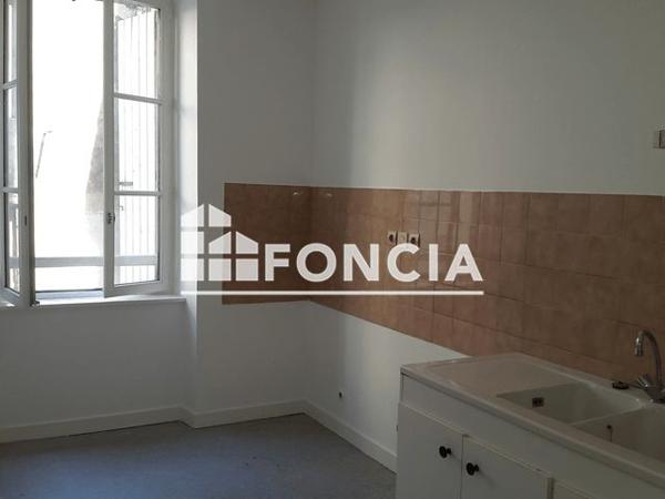 Location Appartement 2 pièces 53.93 m² - 44 RUE DE VERDUN St Vallier 26240