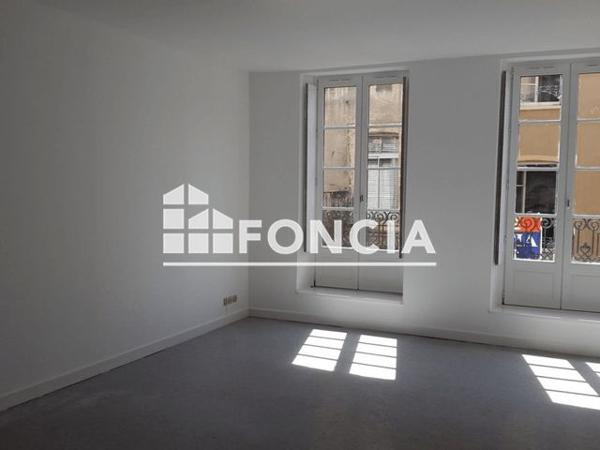 Location Appartement 2 pièces 53.93 m² - 44 RUE DE VERDUN St Vallier 26240